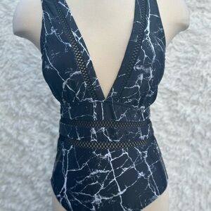 Black and White Marble Print Swimsuit New size medium